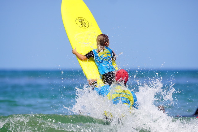 Cours de surf enfants Cours de surf enfants