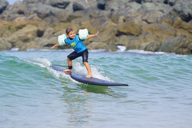 Cours de surf kids Cours de surf kids